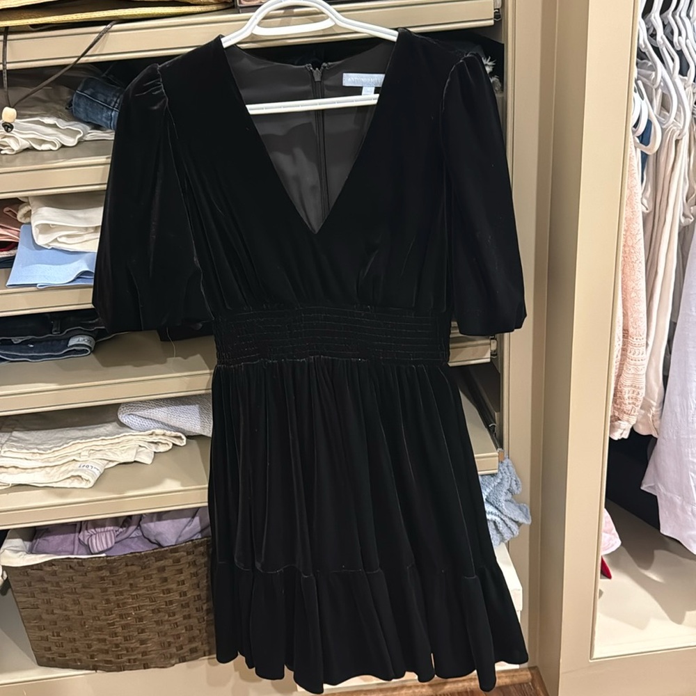 NWT Women’s ANTONIO MELANI “Thelma” Bubble Sleeve Velvet Dress in Black, Size 4